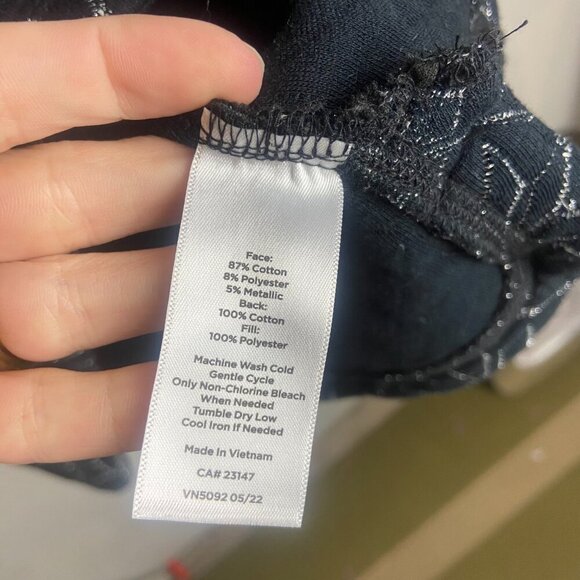 T by Talbots Size Small Snowflake Quilted Wrap Neck Pullover Sweatshirt Black - Picture 4 of 7